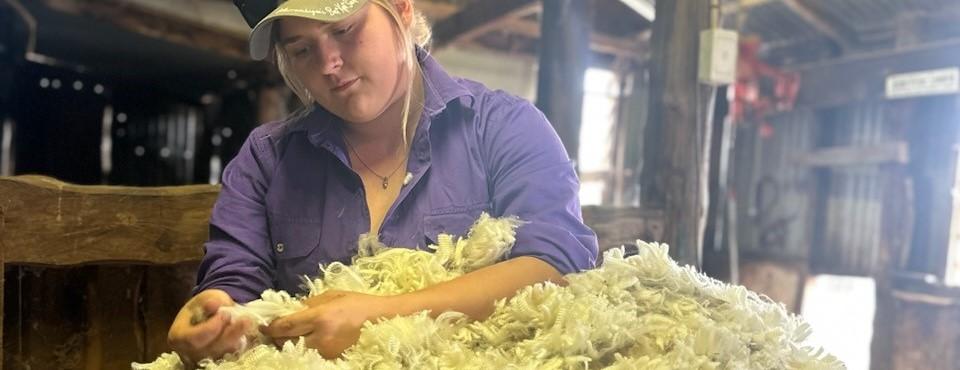 Locals ‘flock’ to TAFE NSW Dubbo amid wool jobs boom